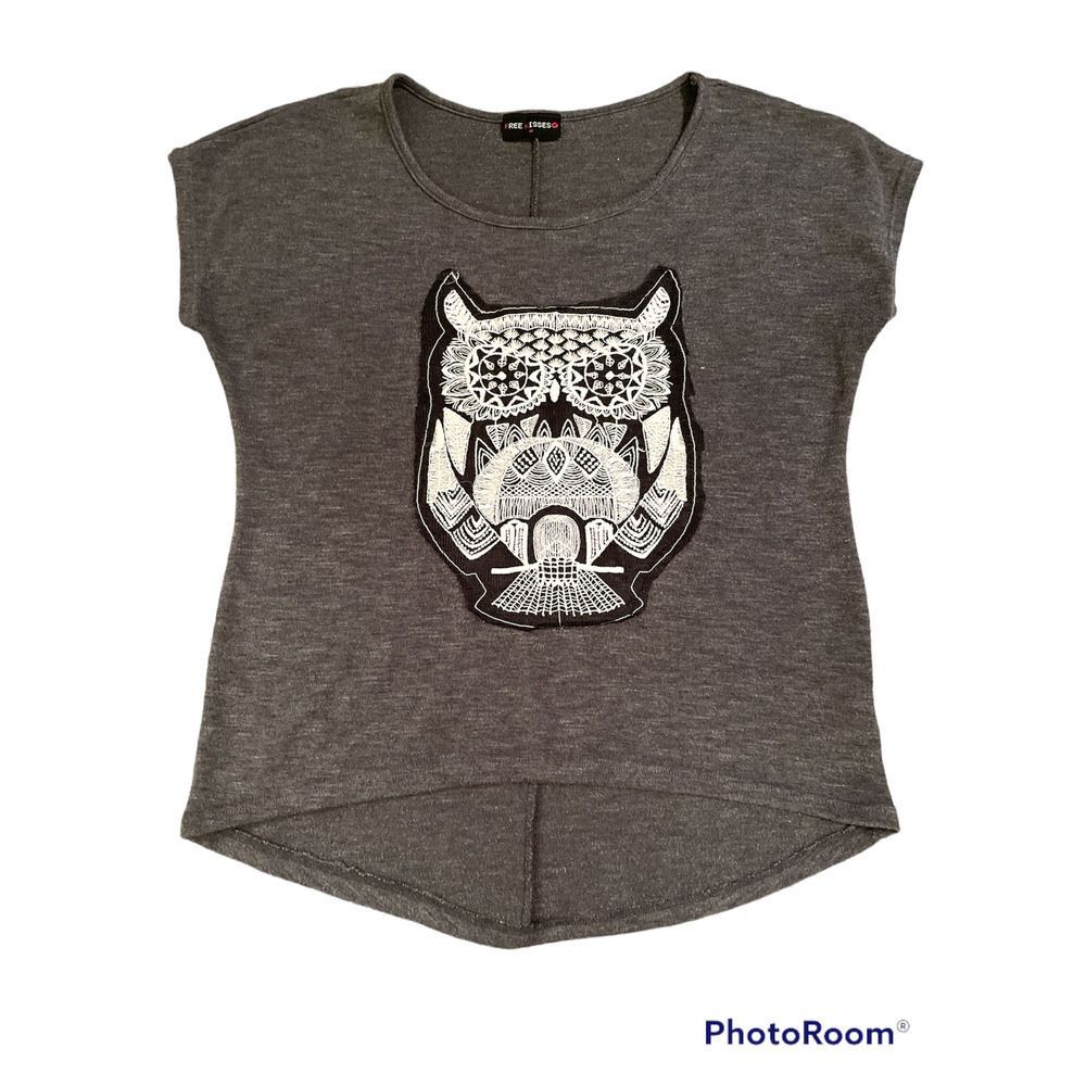 FREE Kisses gray embroidered owl t-shirt size medium